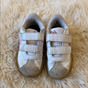 Adidas VL COURT 3.0 SHOES  in White and Pink  8 toddler
